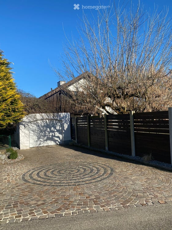 Charmantes 6.5-Zimmer-Einfamilienhaus mit Pool in Hermetschwil-Staffeln 24