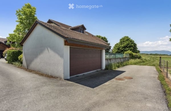 Spacieuse maison familiale de 8 pièces à Soral avec vue et jardin 5