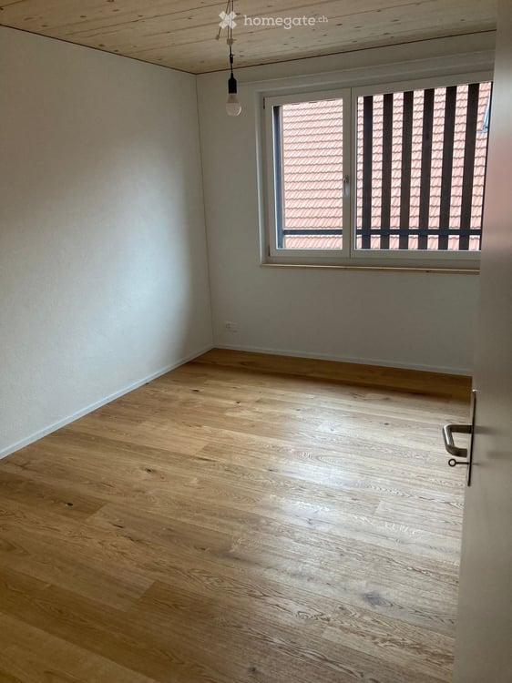 Moderne 5.5-Zimmer-Wohnung mit Garage und Balkon in Elsau 5