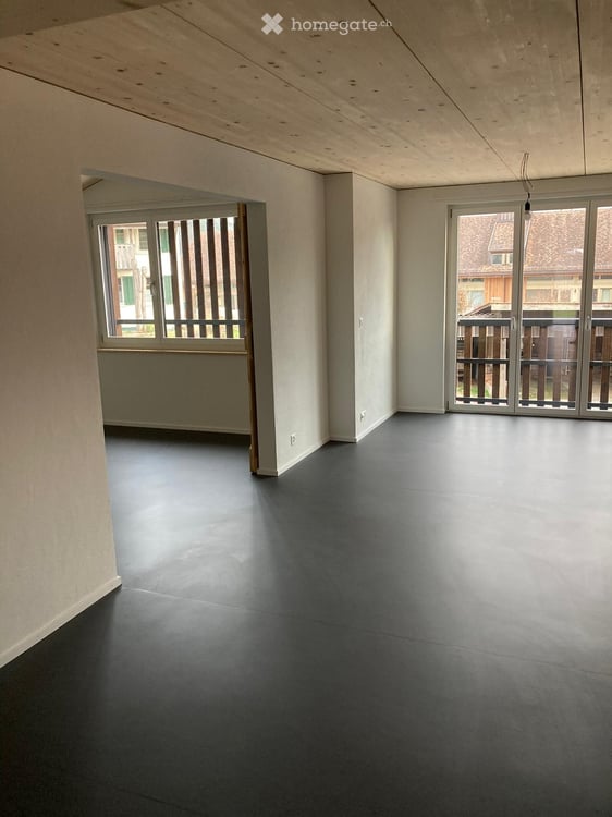 Moderne 5.5-Zimmer-Wohnung mit Garage und Balkon in Elsau 8