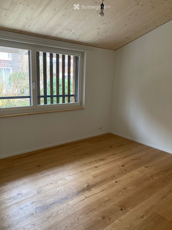 Moderne 5.5-Zimmer-Wohnung mit Garage und Balkon in Elsau 2