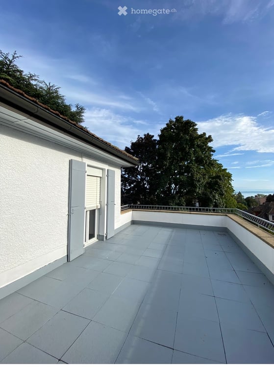 Majestueuse maison ancienne de 7 pièces rénovée à Corcelles NE 4