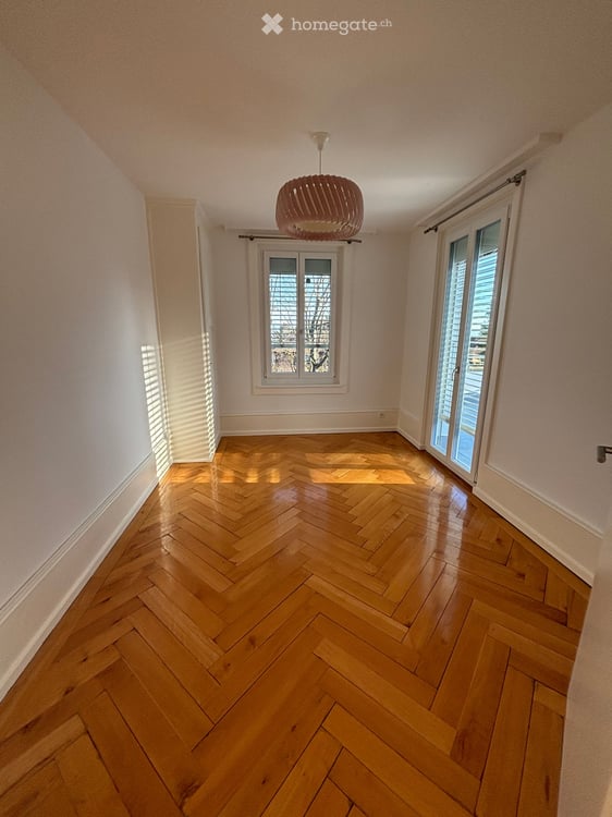 Majestueuse maison ancienne de 7 pièces rénovée à Corcelles NE 13