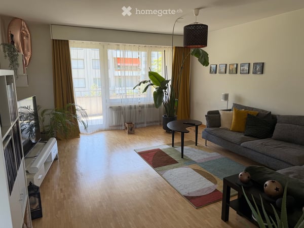 5.5-Zimmer-Wohnung im Grünen (und doch zentral) mit Balkon und schöner Aussicht in Baden 3
