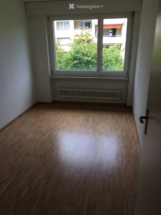 5.5-Zimmer-Wohnung im Grünen (und doch zentral) mit Balkon und schöner Aussicht in Baden 4
