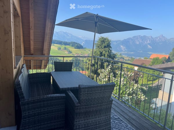 Charmante 3.5-Zimmer-Dachwohnung mit Bergblick in Goldiwil (Thun) mit späterer Kaufoption 3