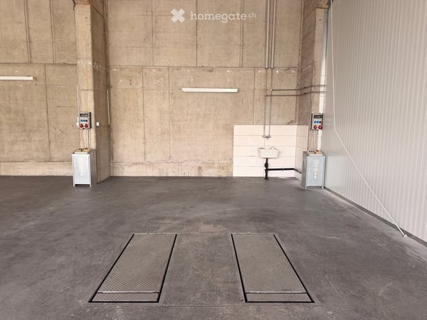 Autowerkstatt mit 2 elektrischen Garagentoren und zusätzlichem Büroraum 3
