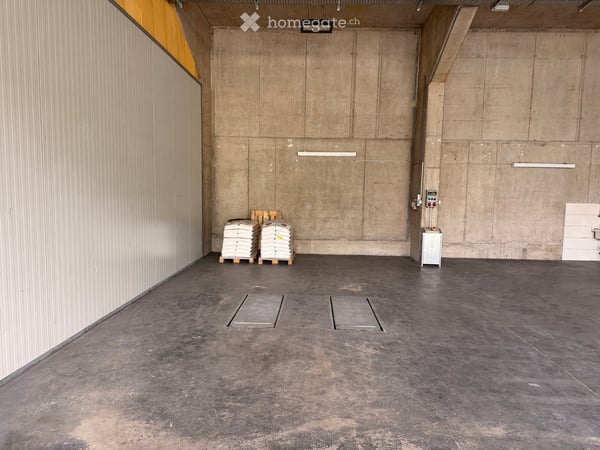 Autowerkstatt mit 2 elektrischen Garagentoren und zusätzlichem Büroraum 6