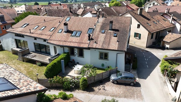 Maison de charme et authentique du 17ème siècle au cœur du bourg avec jardin et terrasse 8