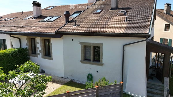 Maison de charme et authentique du 17ème siècle au cœur du bourg avec jardin et terrasse 2
