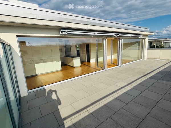 Wunderschöne 3.5-Zimmer-Attikawohnung – Riesige Terrasse 71m2, ruhig, sonnig, modern 3