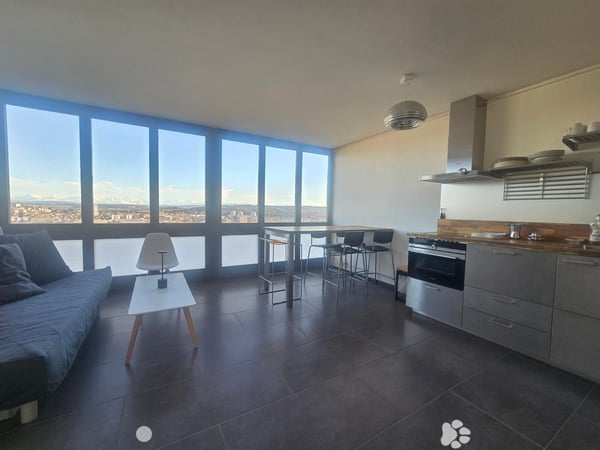 2.5p / 2.5-Zi mit privatem Rooftop & Parkplatz 3