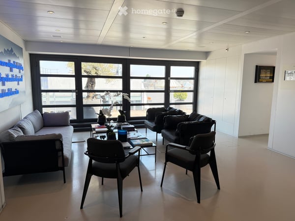 Bureau d'exception à Genève — immense terrasse, vue Jet d'Eau, clé en main, mobilier disponible 22