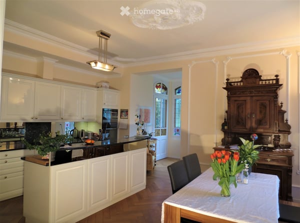 Villenquartier Kirchenfeld, stilvolle 4.5-Zimmer-Wohnung mit Garten 2