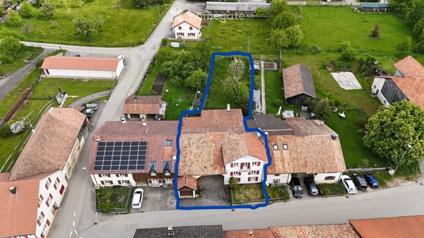 Maison individuelle de 6 pièces avec vue et garage à Pleigne 2