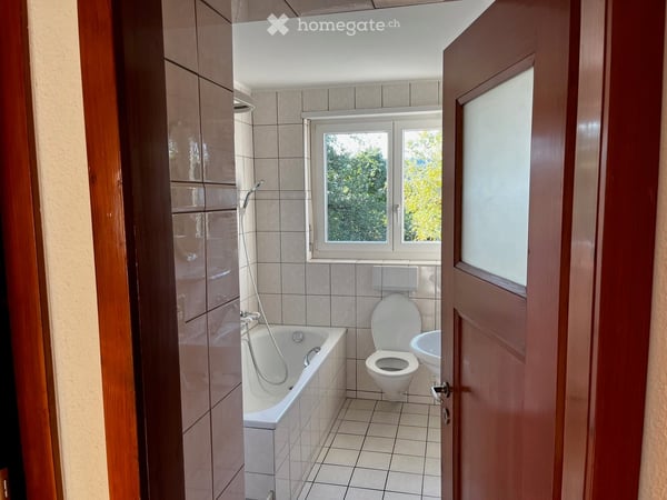 Charmante 5-Zimmer-Wohnung mit Balkon, Hobbyraum und Garten in Finsterhennen 6
