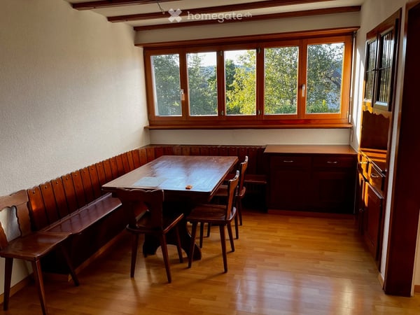 Charmante 5-Zimmer-Wohnung mit Balkon, Hobbyraum und Garten in Finsterhennen 4