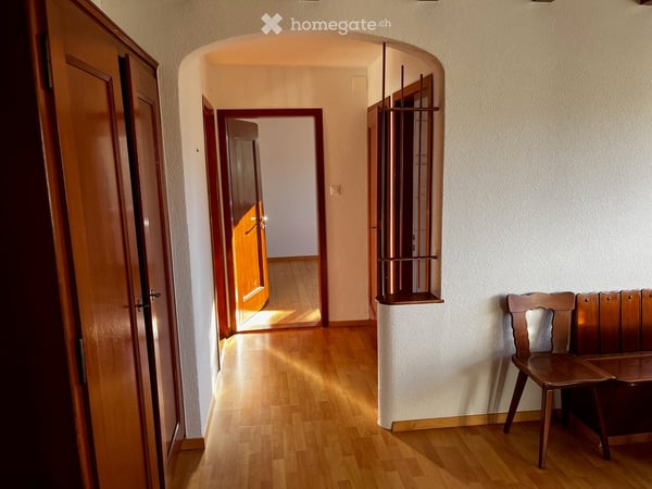 Charmante 5-Zimmer-Wohnung mit Balkon, Hobbyraum und Garten in Finsterhennen 3