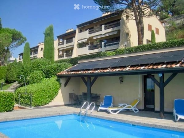 Charming 2.5-room apartment with stunning lake and mountain views in Chernex 6