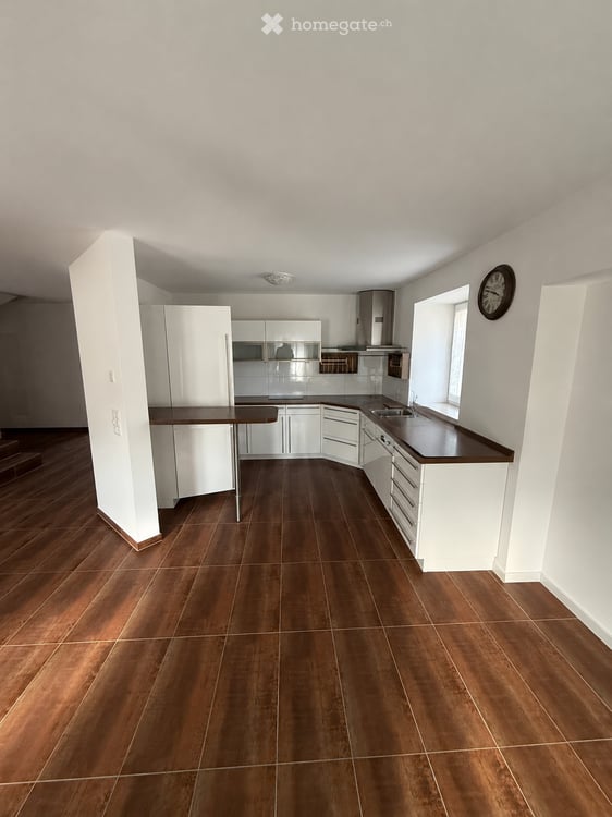 Grosszügige 5½-Zimmer-Maisonettewohnung mit Cheminée, Privatgarten und ausgebautem Dachgeschoss 2