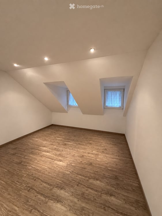 Grosszügige 5½-Zimmer-Maisonettewohnung mit Cheminée, Privatgarten und ausgebautem Dachgeschoss 4