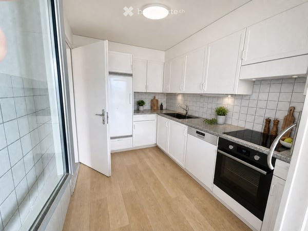 Wohnen über den Dächern von Thun – renovierte 3.5-Zimmer-Wohnung im 9. Stock 3