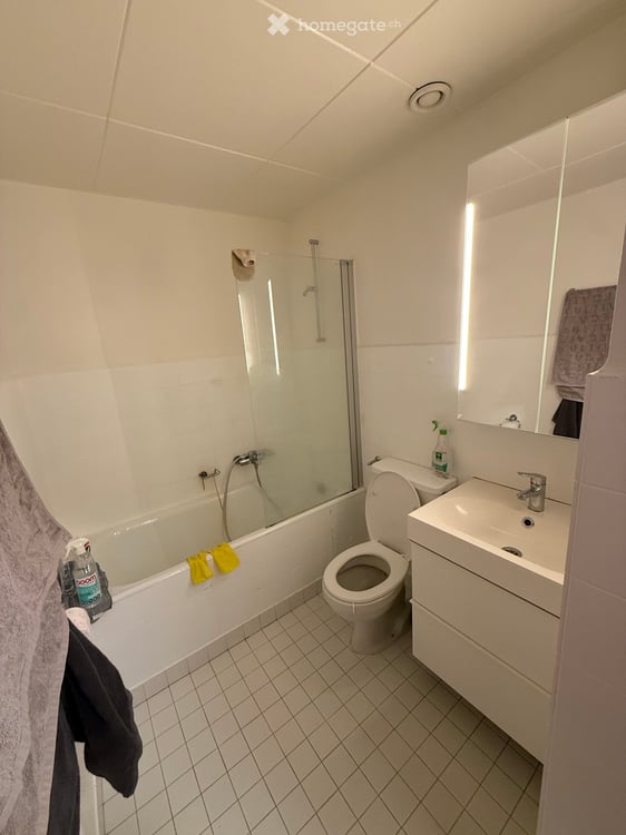 Studio lumineux avec vue au 5ème étage au 4 crêts de Champel, Genève 4