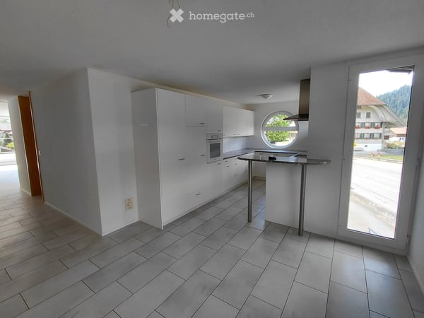 Helle 4.5-Zimmer-Wohnung mit Balkon und schöner Aussicht in Eggiwil 2