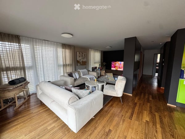 Moderne 2.5-Zimmer-Eigentumswohnung mit Ausbaupotenzial zur 3.5-Zimmer-Wohnung 2