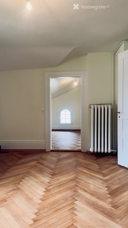 Besondere 4-Zimmer-Wohnung mit Geschichte, Seeblick und eigenem Badeplatz in Gunten 7