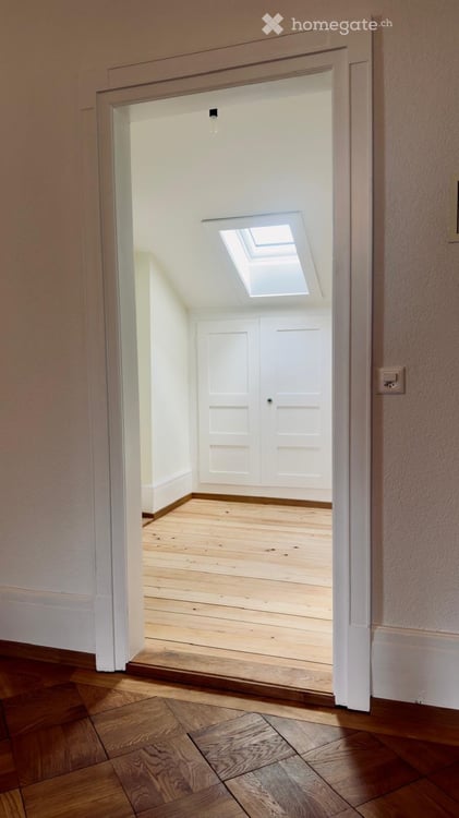 Besondere 4-Zimmer-Wohnung mit Geschichte, Seeblick und eigenem Badeplatz in Gunten 17