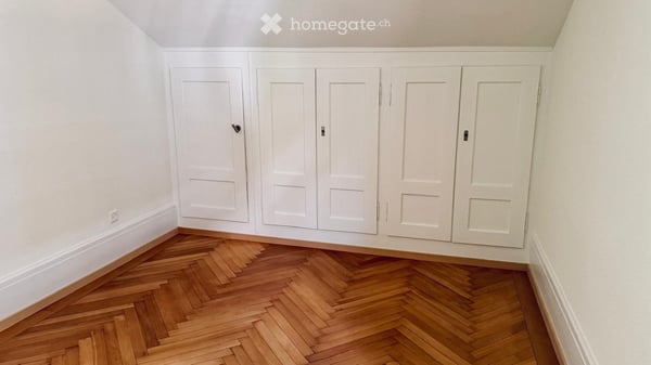 Besondere 4-Zimmer-Wohnung mit Geschichte, Seeblick und eigenem Badeplatz in Gunten 15