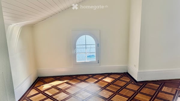 Besondere 4-Zimmer-Wohnung mit Geschichte, Seeblick und eigenem Badeplatz in Gunten 8