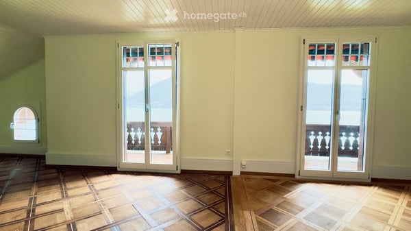 Besondere 4-Zimmer-Wohnung mit Geschichte, Seeblick und eigenem Badeplatz in Gunten 6