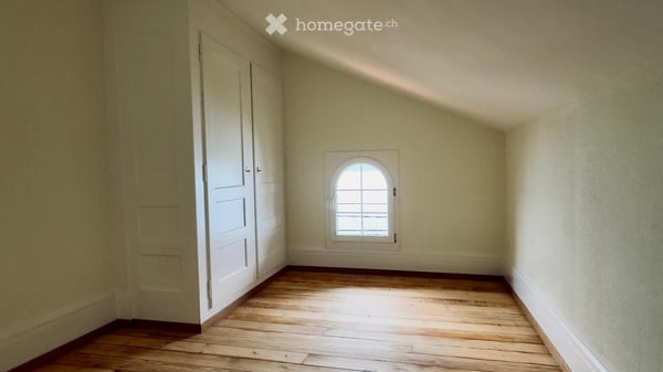 Besondere 4-Zimmer-Wohnung mit Geschichte, Seeblick und eigenem Badeplatz in Gunten 20