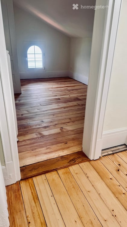 Besondere 4-Zimmer-Wohnung mit Geschichte, Seeblick und eigenem Badeplatz in Gunten 19