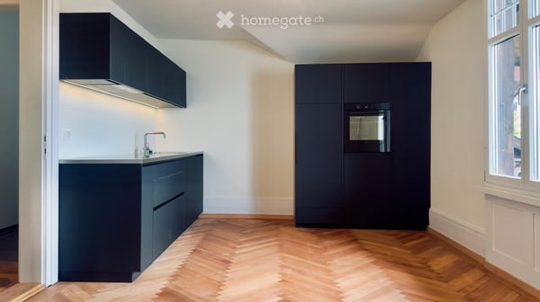 Besondere 4-Zimmer-Wohnung mit Geschichte, Seeblick und eigenem Badeplatz in Gunten 9