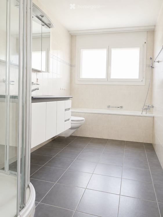 Helle 4.5-Zimmer-Wohnung mit Bergblick in Uetendorf 3