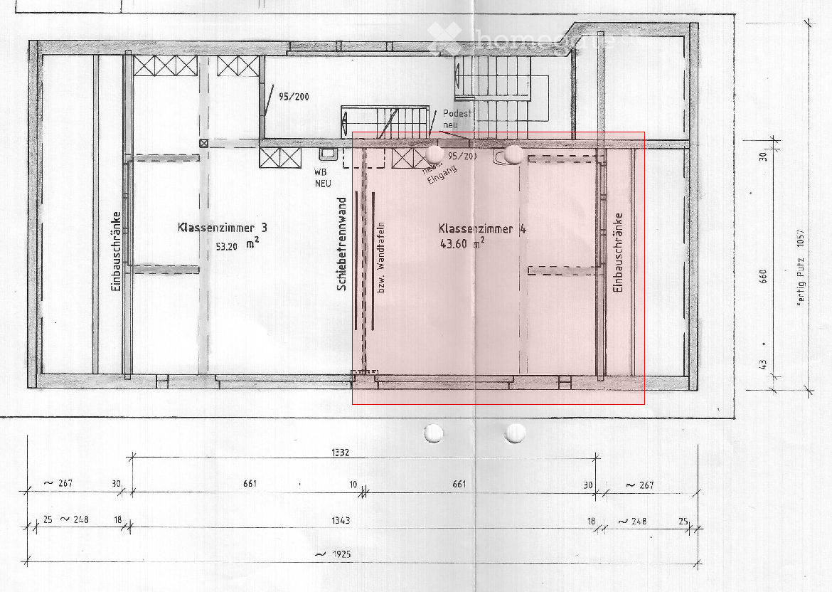 Floor plan showing two classrooms (Klassenzimmer 3 and Klassenzimmer 4) with dimensions, entrance, and structural details.