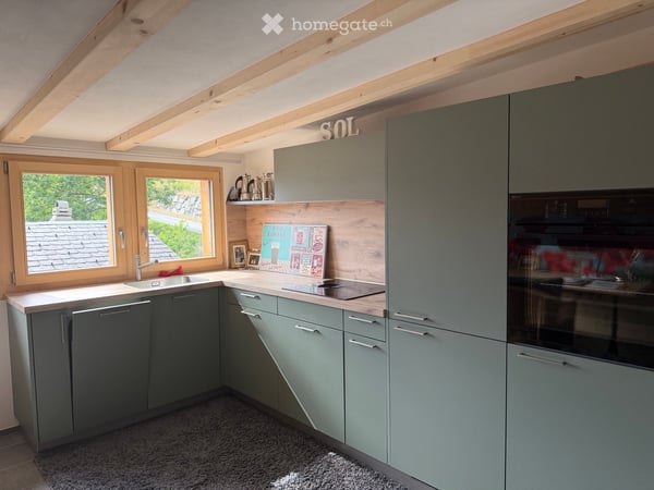 Charmante 2.5-Zimmer-Dachwohnung in Ausserbinn – frisch renoviert 8