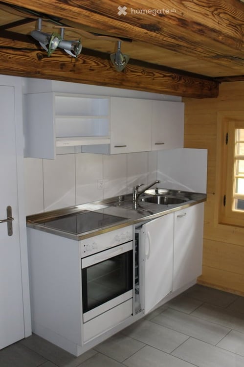 Charmantes 1.5-Zimmer-Holzhaus mit Balkon und Bergblick in Oberstocken 5