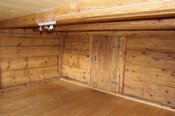 Charmantes 1.5-Zimmer-Holzhaus mit Balkon und Bergblick in Oberstocken 6