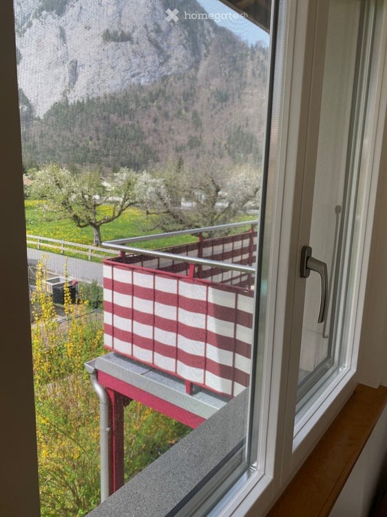 Gemütliche 4-Zimmer-Wohnung mit Balkon und schöner Aussicht in Wimmis 2