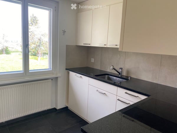 Gemütliche 4-Zimmer-Wohnung mit Balkon und schöner Aussicht in Wimmis 1