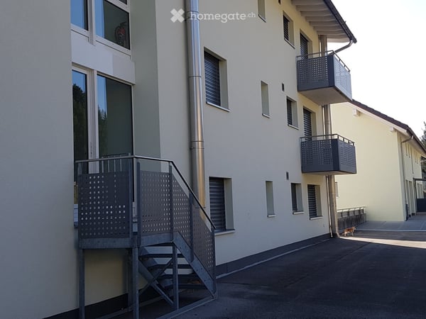 Gemütliche 2.5-Zimmer-Wohnung mit Balkon in Brünisried 4