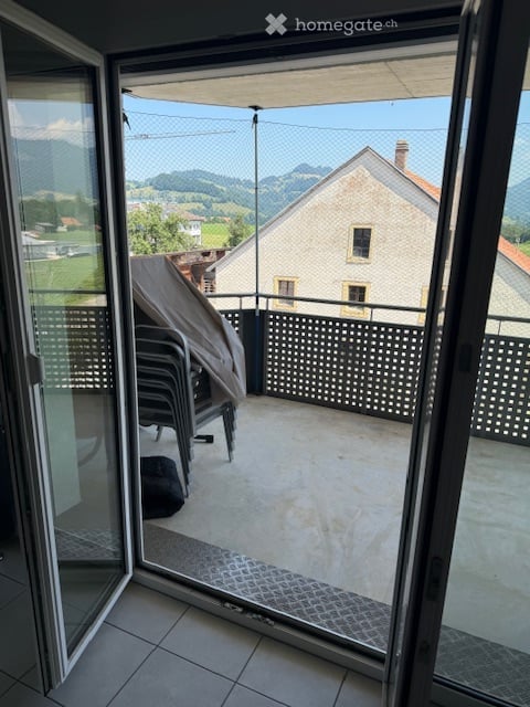 Gemütliche 2.5-Zimmer-Wohnung mit Balkon in Brünisried 7