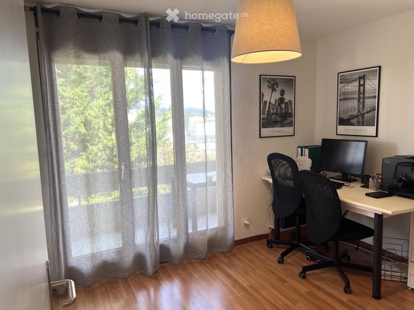Grosszügige 5.5-Zimmerwohnung mit Cheminée, inkl. Garage, mehreren Balkonen und schöner Aussicht 11
