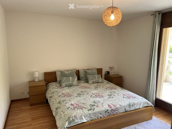 Grosszügige 5.5-Zimmerwohnung mit Cheminée, inkl. Garage, mehreren Balkonen und schöner Aussicht 7