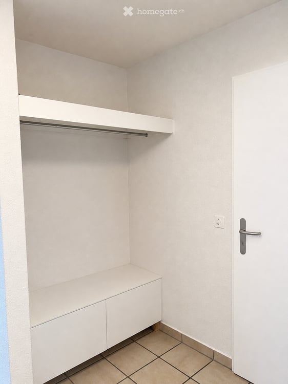 Grosszügige 5.5-Zimmerwohnung mit Cheminée, inkl. Garage, mehreren Balkonen und schöner Aussicht 13