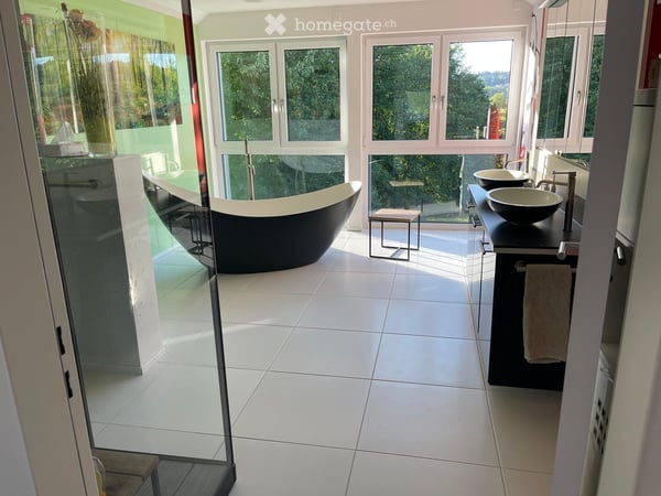 Modernes helles 7.5 Zimmer Einfamilienhaus an schöner, ruhiger Lage mit Umschwung 11